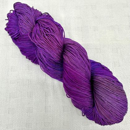 65 Roses - Kazoku Silk Yarn - Twilight Garden 577: click to enlarge