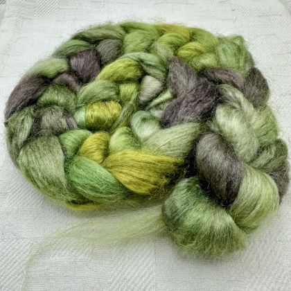 Salt Spring Island Limited Edtion 'Green Meadow' - Tussah Silk Combed Top/Sliver 25g: click to enlarge