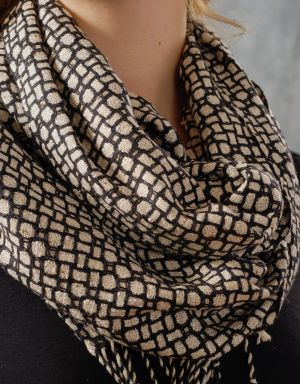 Mosaic Silk 8-shaft Scarf Kit designed by Muffy Young.  Photo by Dan DeHainaut