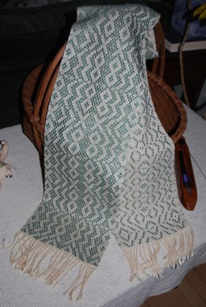 'Diamond Echoes' woven by Judy Stewart, using #40 Winter Sage (photo credit-Charlie Stewart)